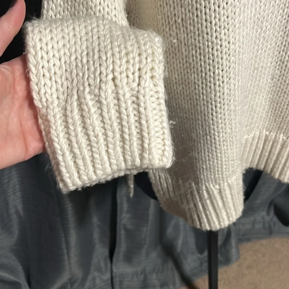 Universal Thread Sweater - Picture 3 of 5